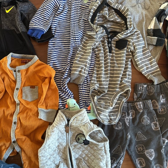 Baby boy 6-9month clothing lot, Easter, overalls, Nike, 7 for mankind, carters - Picture 6 of 9